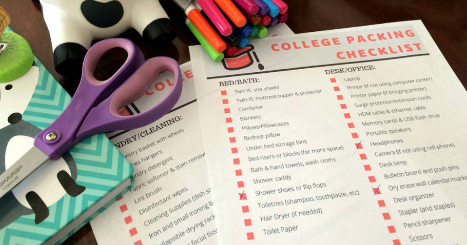 The Ultimate Dorm Room Checklist for College Students (+ Free Printable Lisst!)