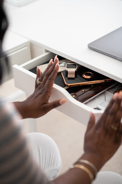 How To Organize Your Desk When You’re A Mess